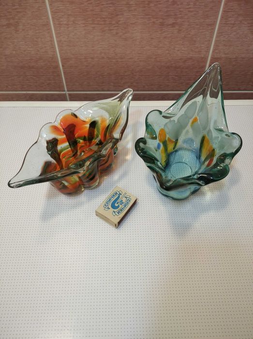 Ваза, цветное стекло.