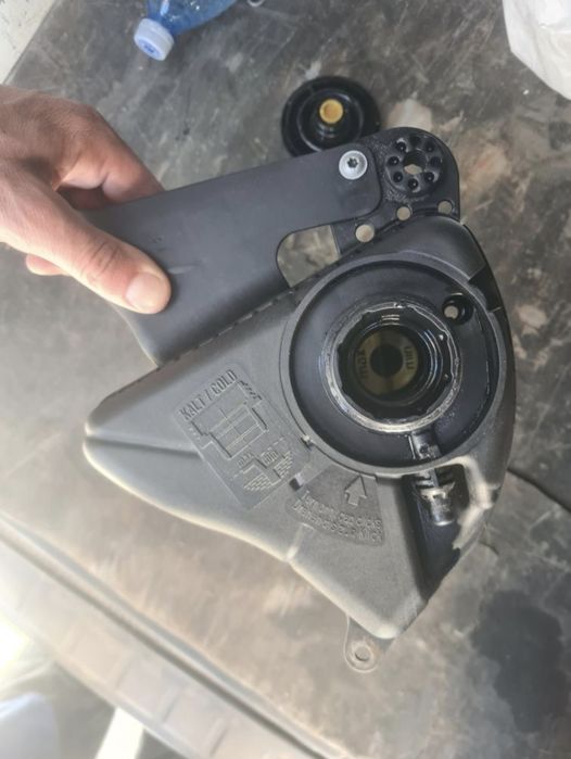 Vas de expansiune F10