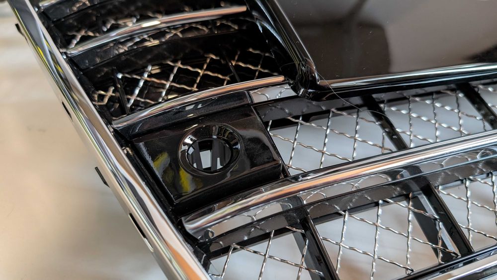 Решетка Ауди А8 Д4 Черна Хром W12 Стил Нова Audi A8 D4 Хромирана