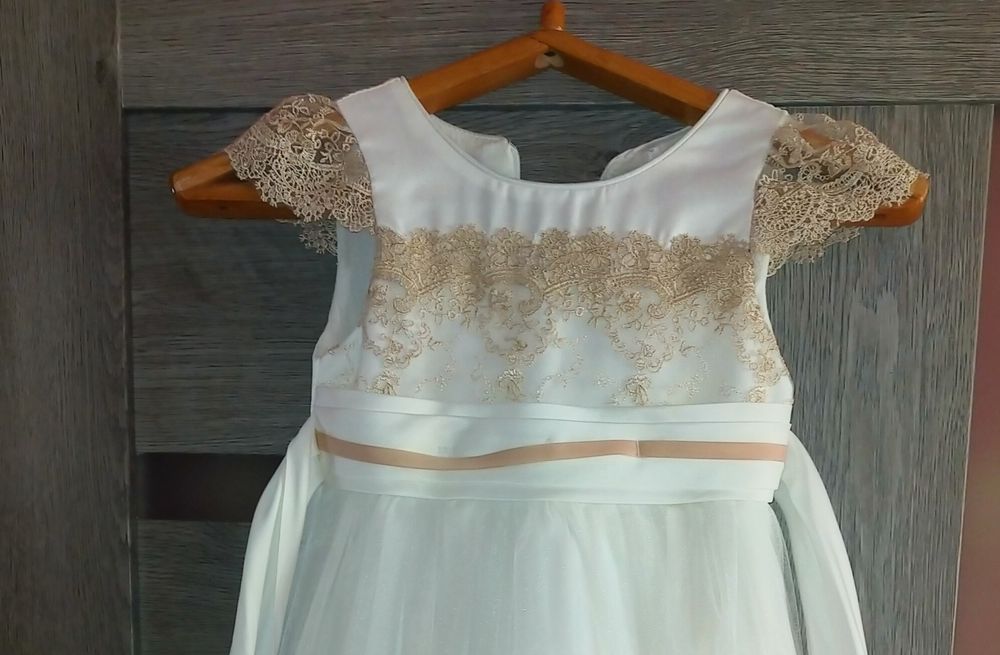 Нарядное платье для девочки