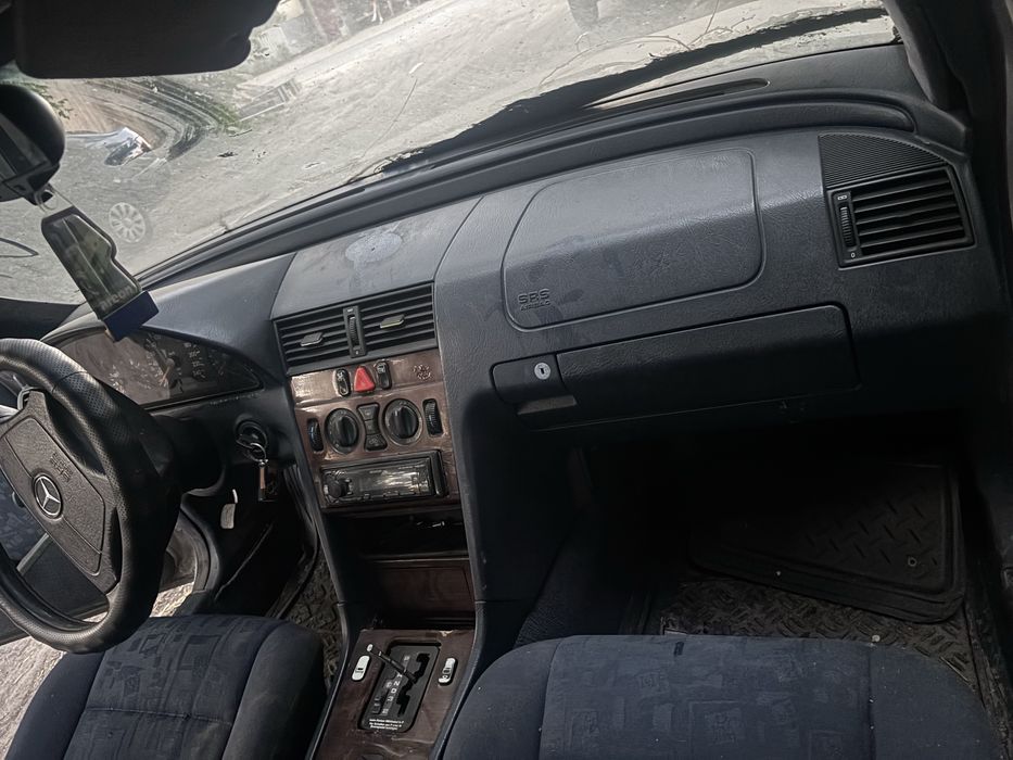 Продам на разбор w202 180