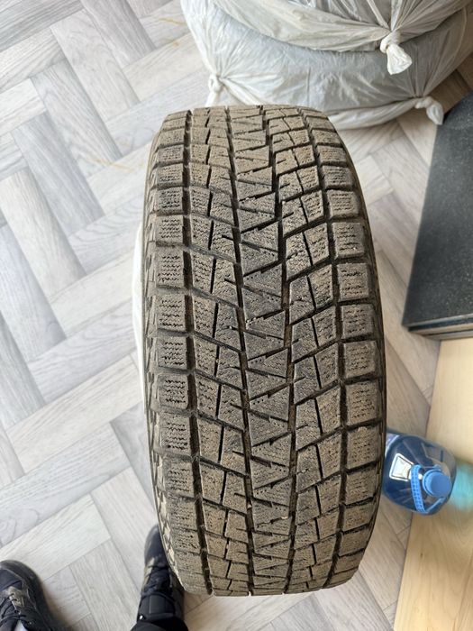 Bridgestone 255/60 R18 зимняя