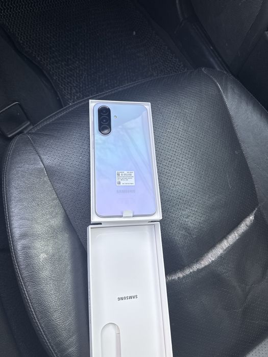 Samsung телефон 8GB/256GB