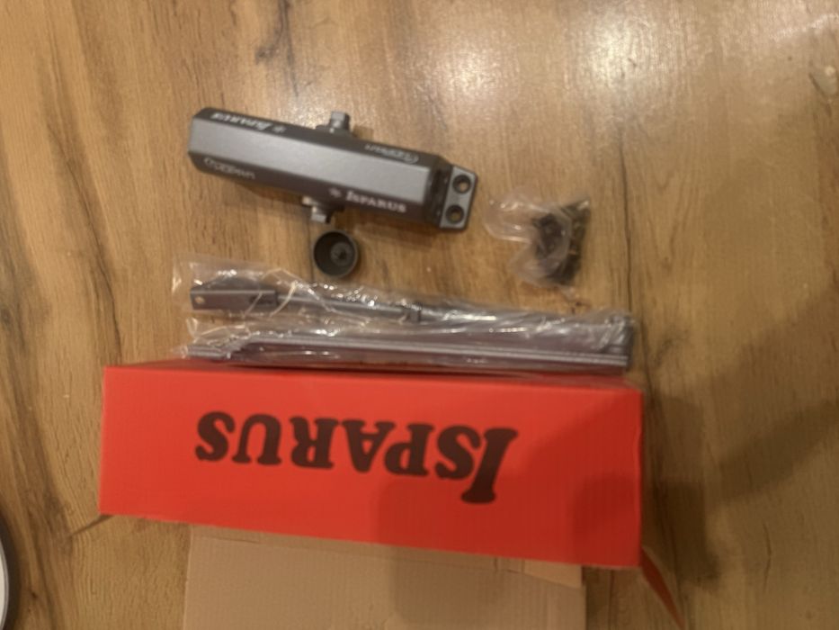 Доводчик дверной новый