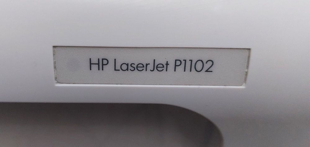 HP LaserJet P1102
принтер