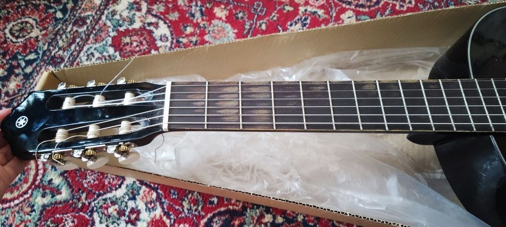 Класическа китара 4/4 Yamaha C40 черен лак