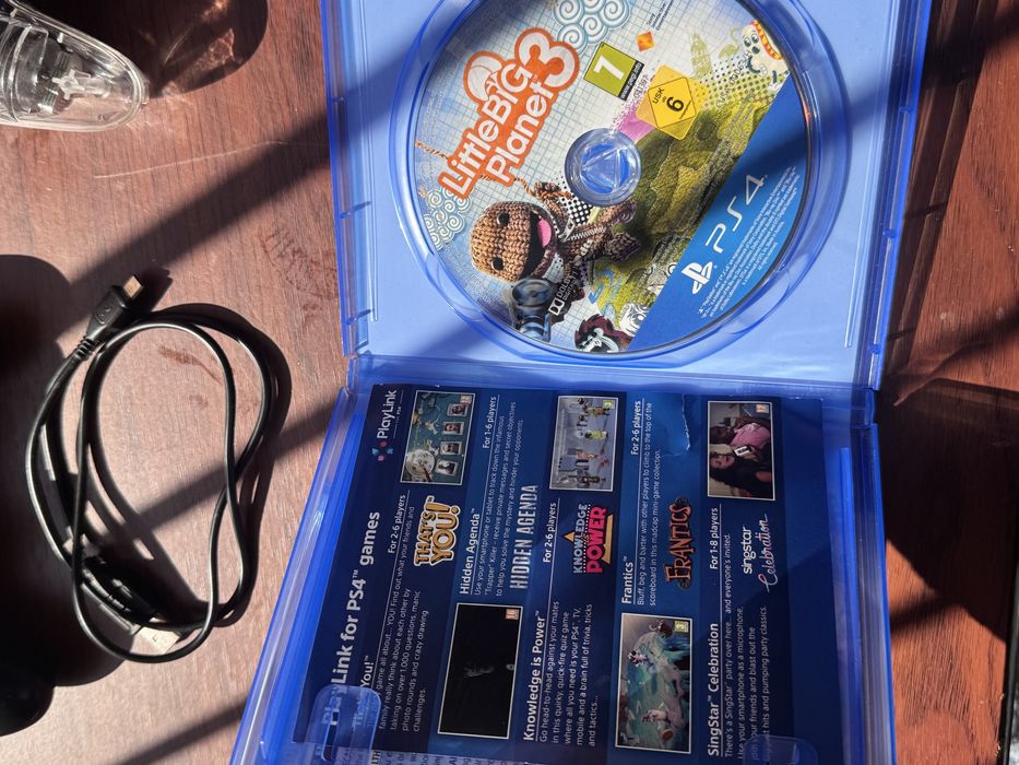 Продавам PlayStation 4 плюс