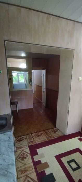 Gazalkent sh. Mustaqillik 38 dom 50 uy. 3 xonali 3 etaj