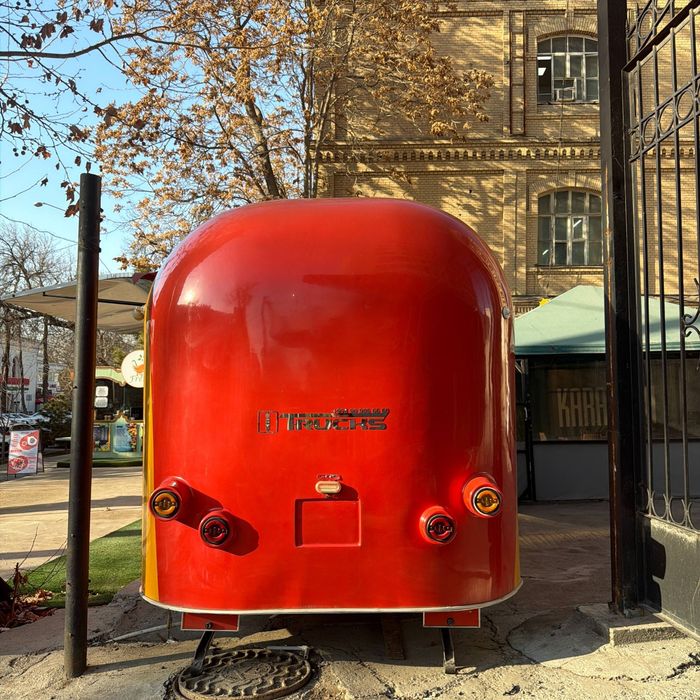 Современный и футуристический фудтрак, модель  "CITYLINER"