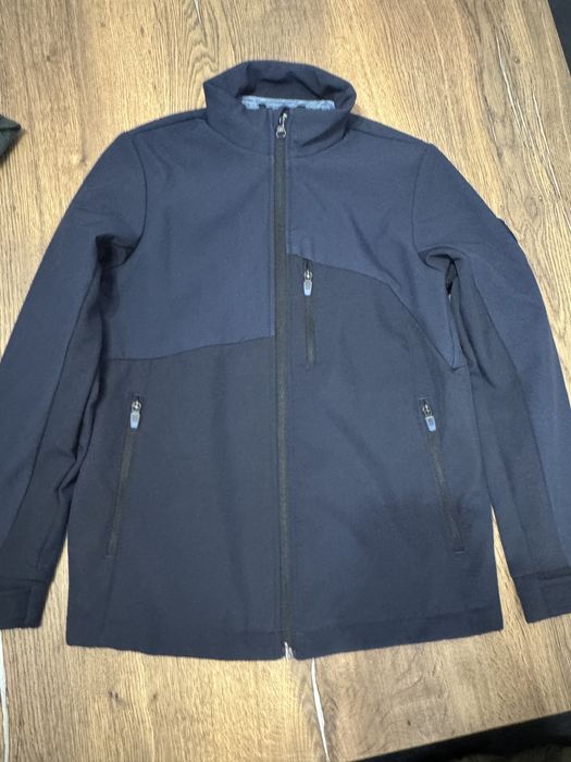 Haine noi sau putin purtate