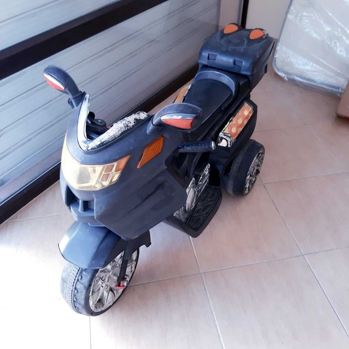 Акумулаторен мотор