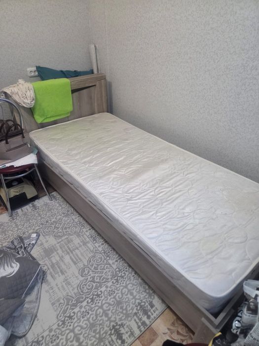 Продам кровать в хорошем состоянии!!