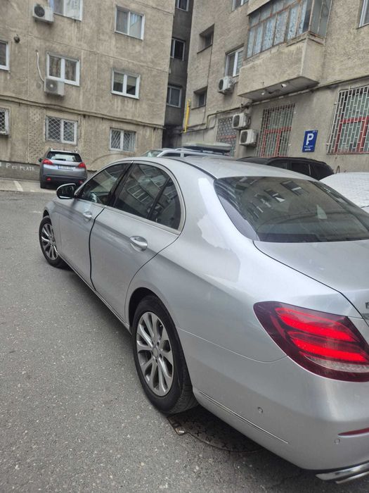 Mercedes-Benz E200 4MATIC | 2017 | Eleganta, confort