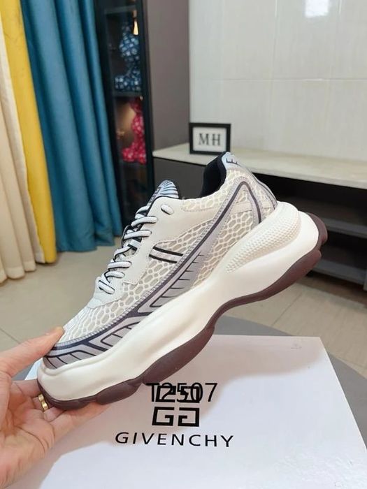 Gvnchy G4 "White Black Pattern"