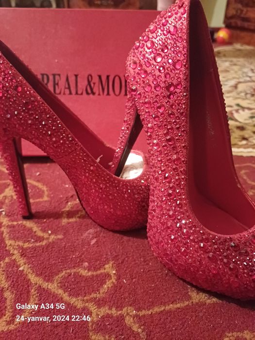 Balan poshnali ayollar tufligi sotiladi