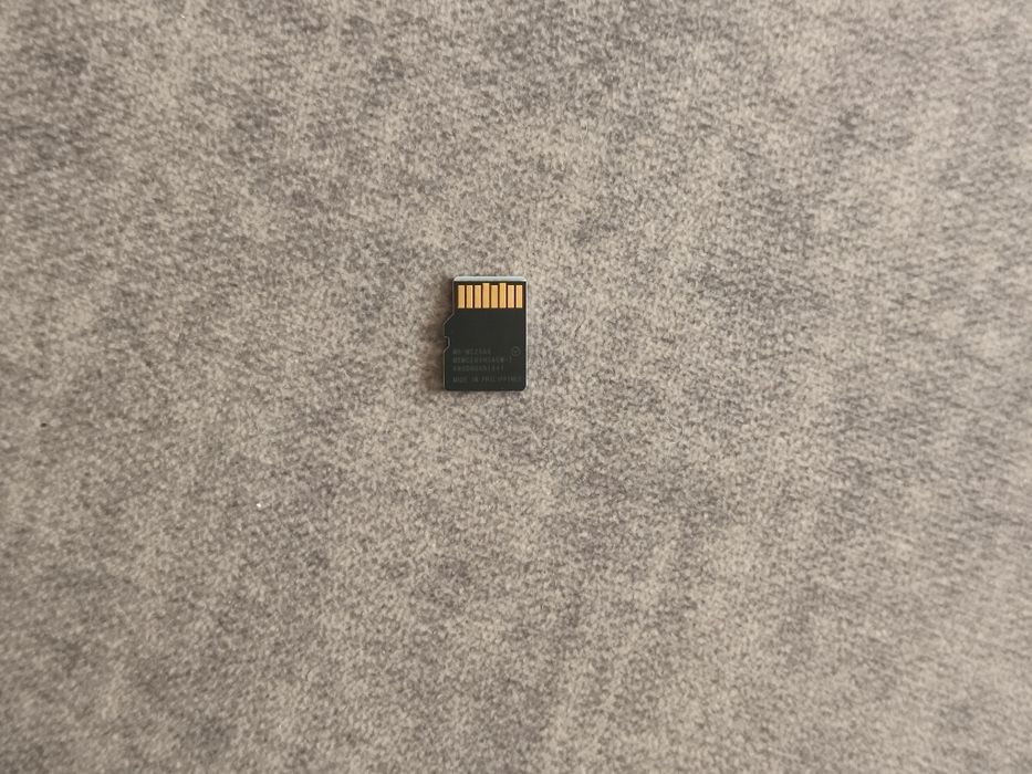 Vând Card micro sd de 256gb Samsung