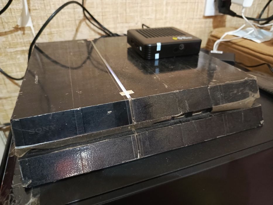 Playstation 4. Плейстейшн 4. Прошитый. +4 джойстика.
