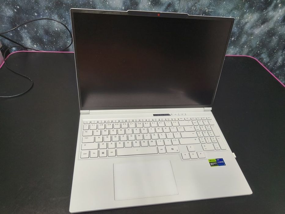 Rtx 5060 i7 13700hx 16 ram 1tb