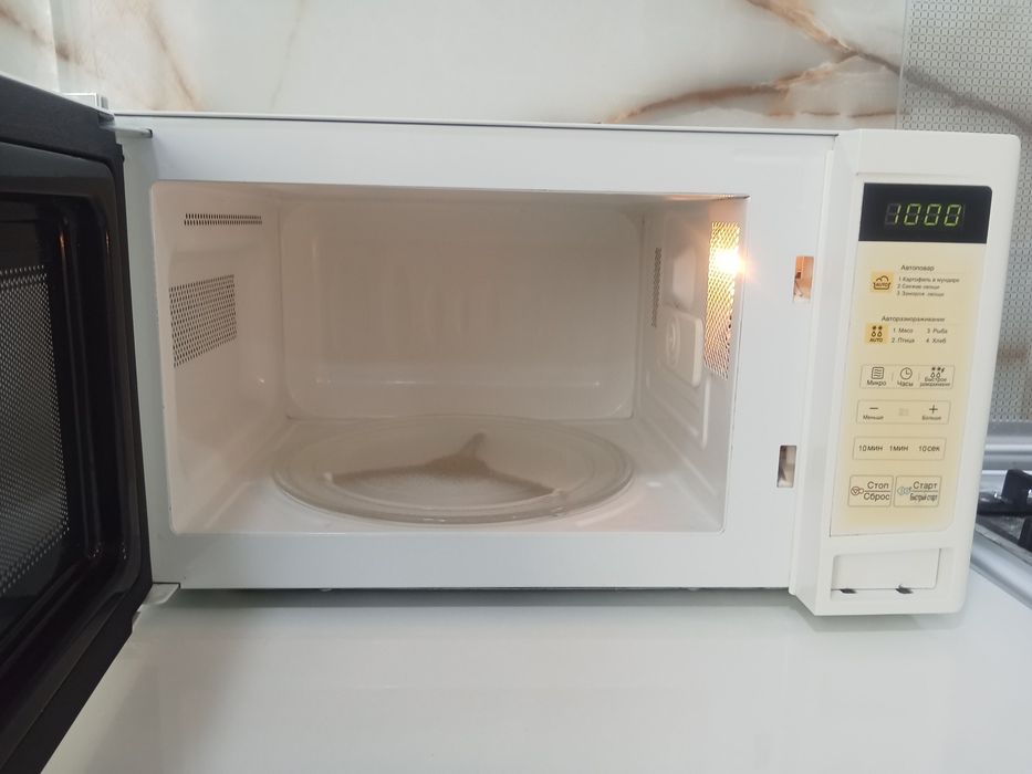 Продам Микроволновая печь LG