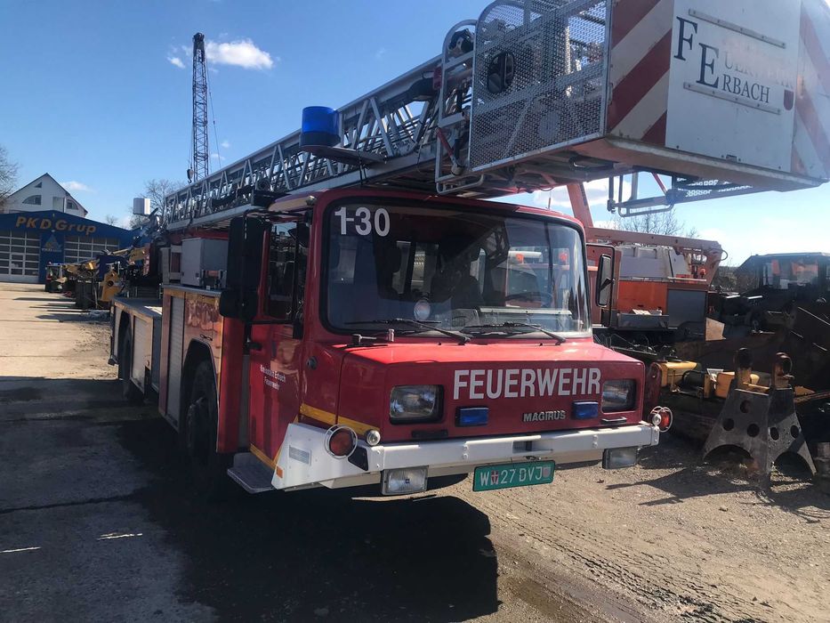 Autoutilitară stingere incendii MAGIRUS DLK 23-12 cu scară