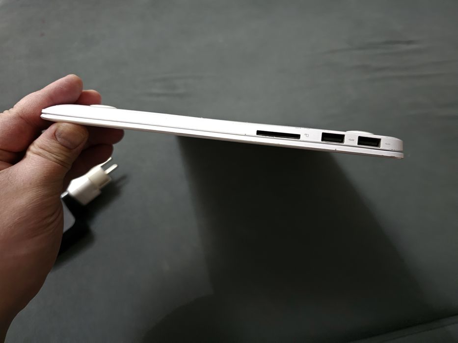 Ультрабук Asus ZenBook UX305FA