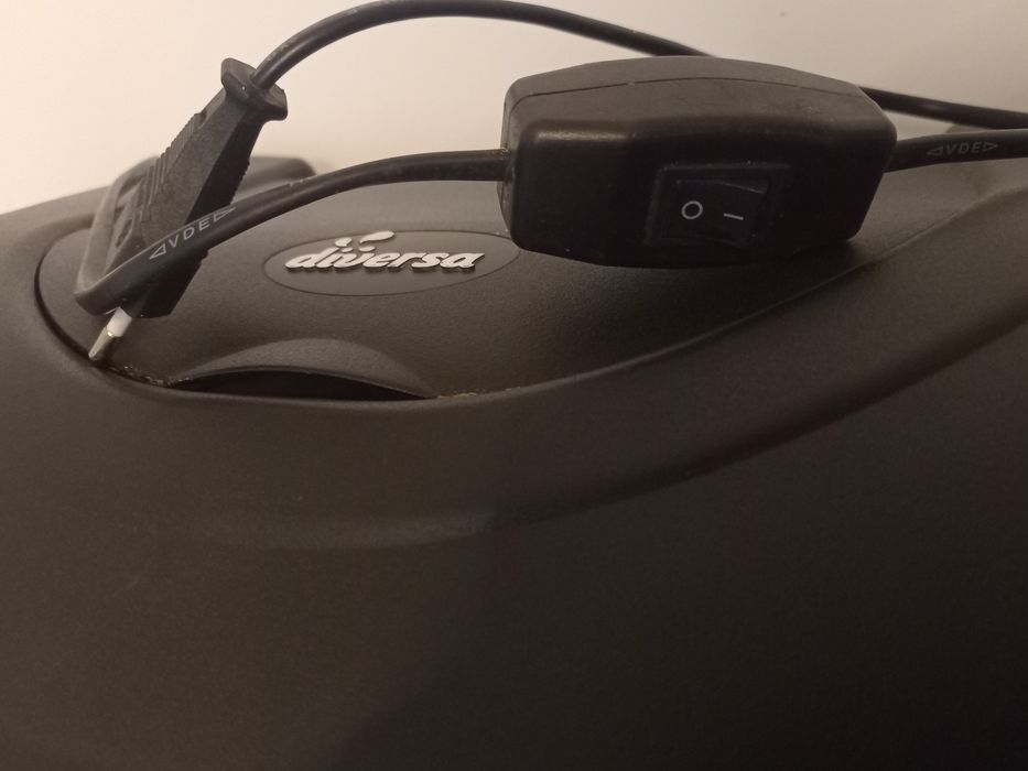 Vand acvariu echipat pentru pesti