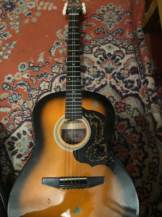 Продам гитару