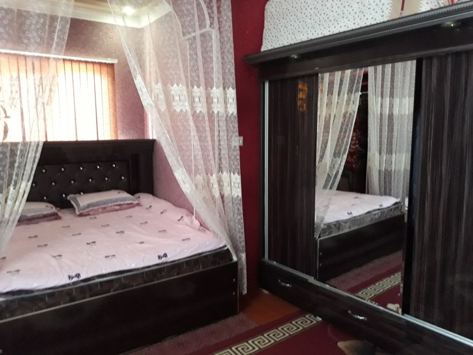 Спални гарнитур сотилади