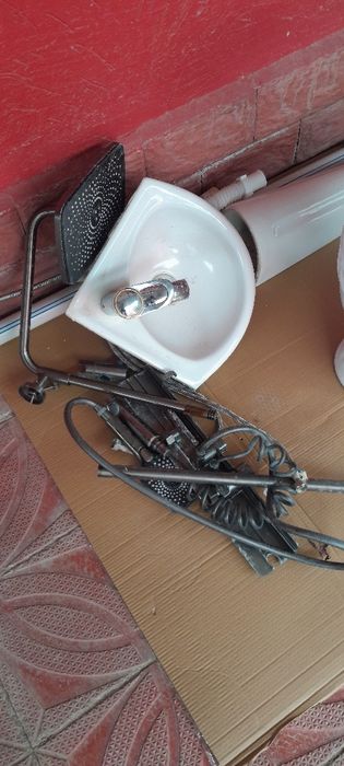 Раковина угловой. Тюлпан