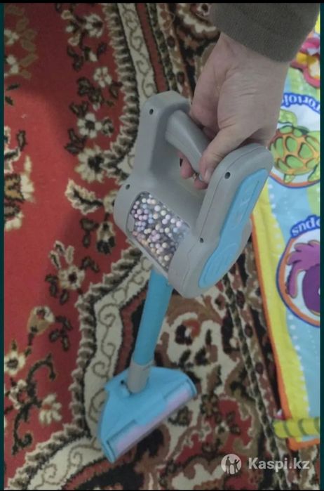 Вертикальный пылесос для девочек