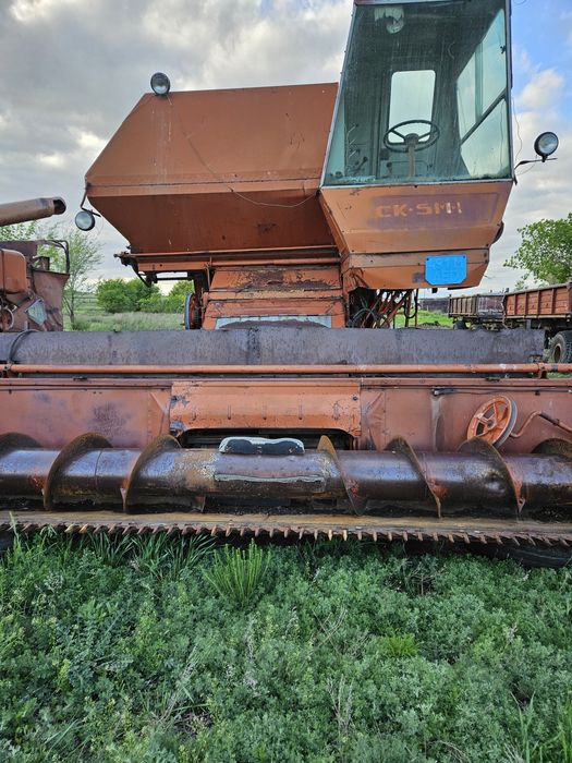 Два комбаина Нива СК5