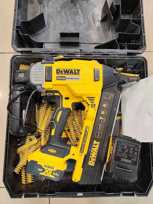 Пистолет за профили на Dewalt