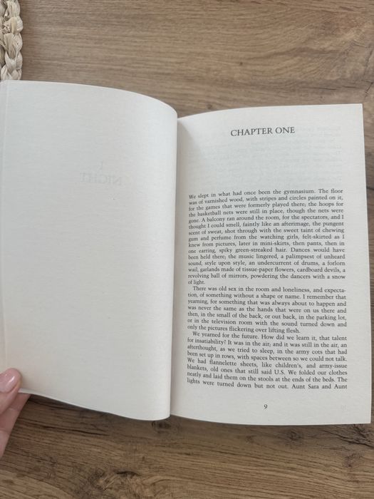 The Handmaid’s Tale – Margaret Atwood, noua