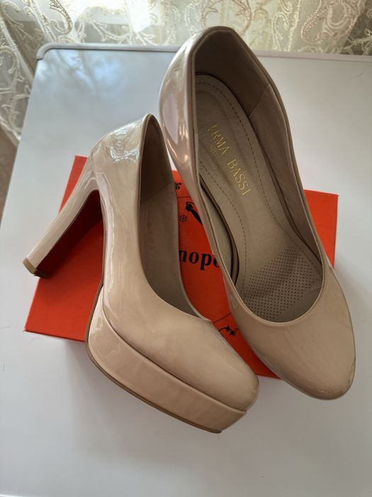 Продам туфли женские