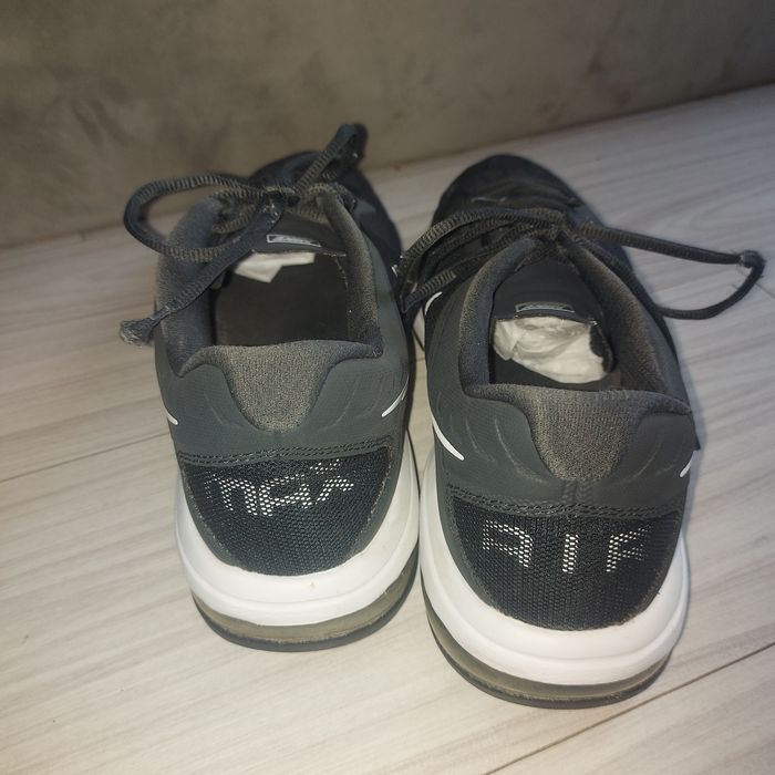 Vand adidasi nike 46