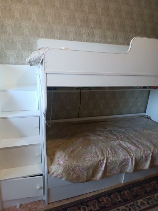 Продам двухэтажную кровать