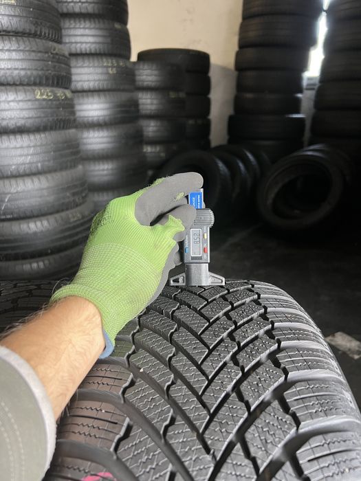 4 anvelope de iarna 225/50/17 Continental 8-8.5 mm!