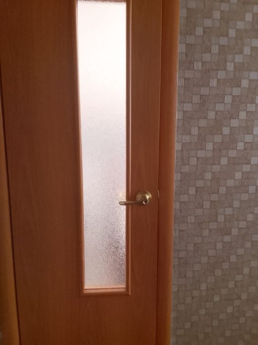 Продаются двери.