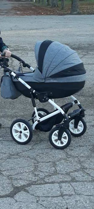Продавам количка Gusio Florenz 2 в 1
Отлично състояние, без забележки,
