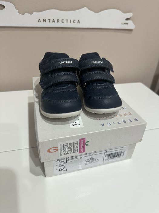 Продам детские кроссовки GEOX