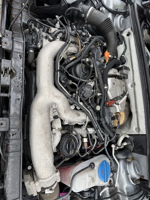 Motor audi a4 b8 2.7d  fara anexe cgka 175.575km