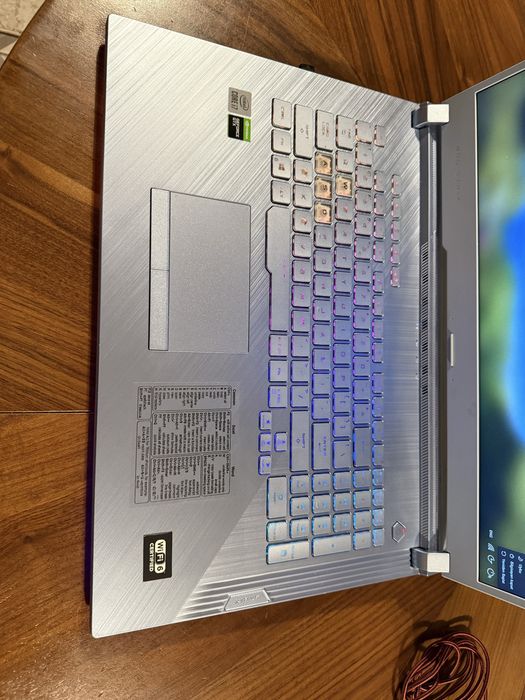 Asus rog strix 17 inc