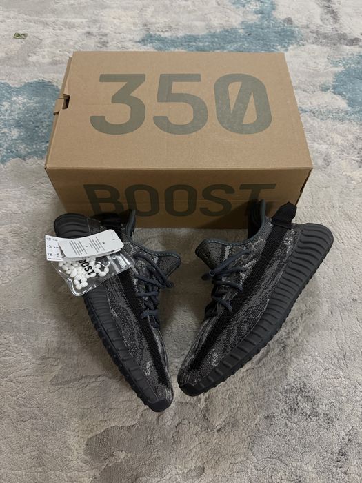 Yeezy 350 V2 Dark Salt