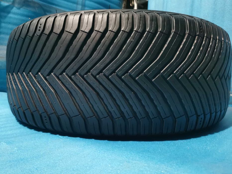 255/45 R19 - michelin m+s o bucata
