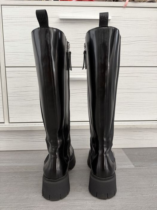 Дамски ботуши Hugo номер 38 оригинални нови