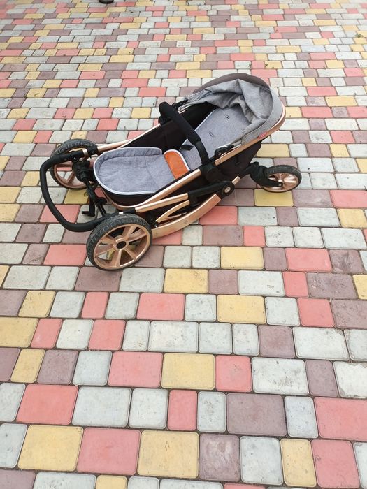 Продам детскую коляску