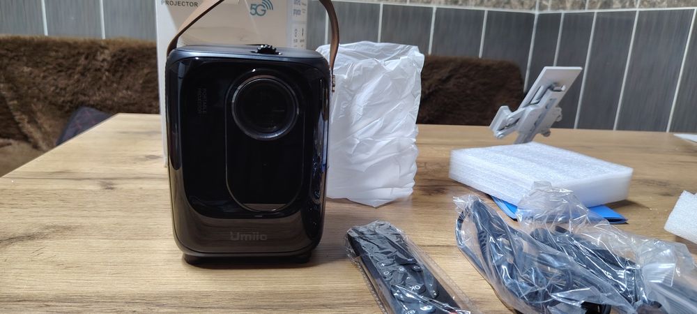 Продам проектор новый