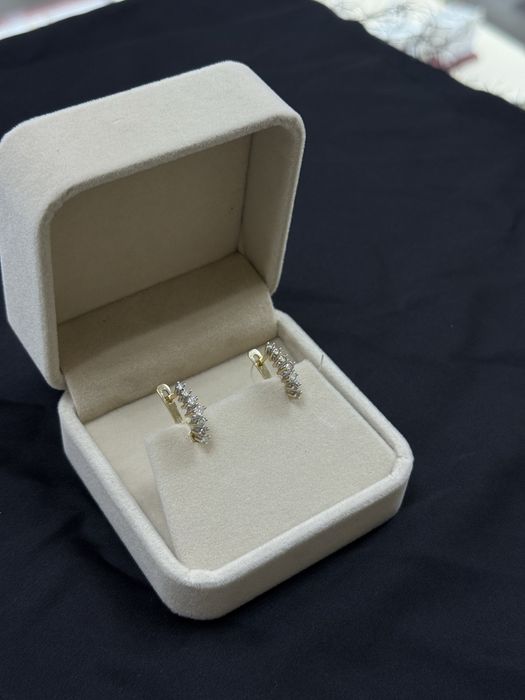 Золотые серьги с бриллиантами дорожка
