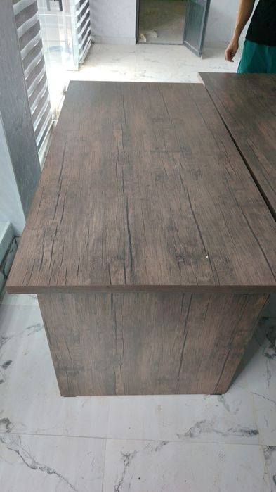 Стол 2шт продаётся