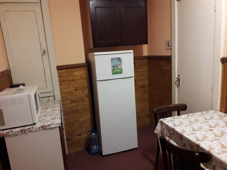 Colegă de apartament